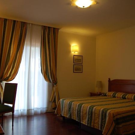 Clarice Hotel Castelnuovo Di Porto Екстер'єр фото
