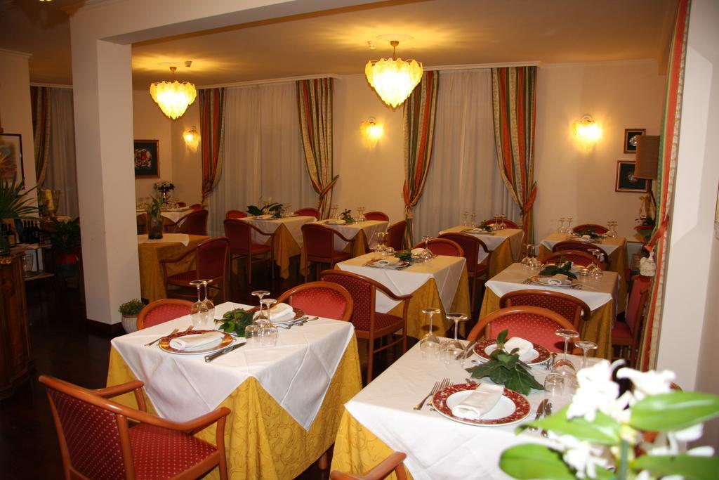 Clarice Hotel Castelnuovo Di Porto Екстер'єр фото