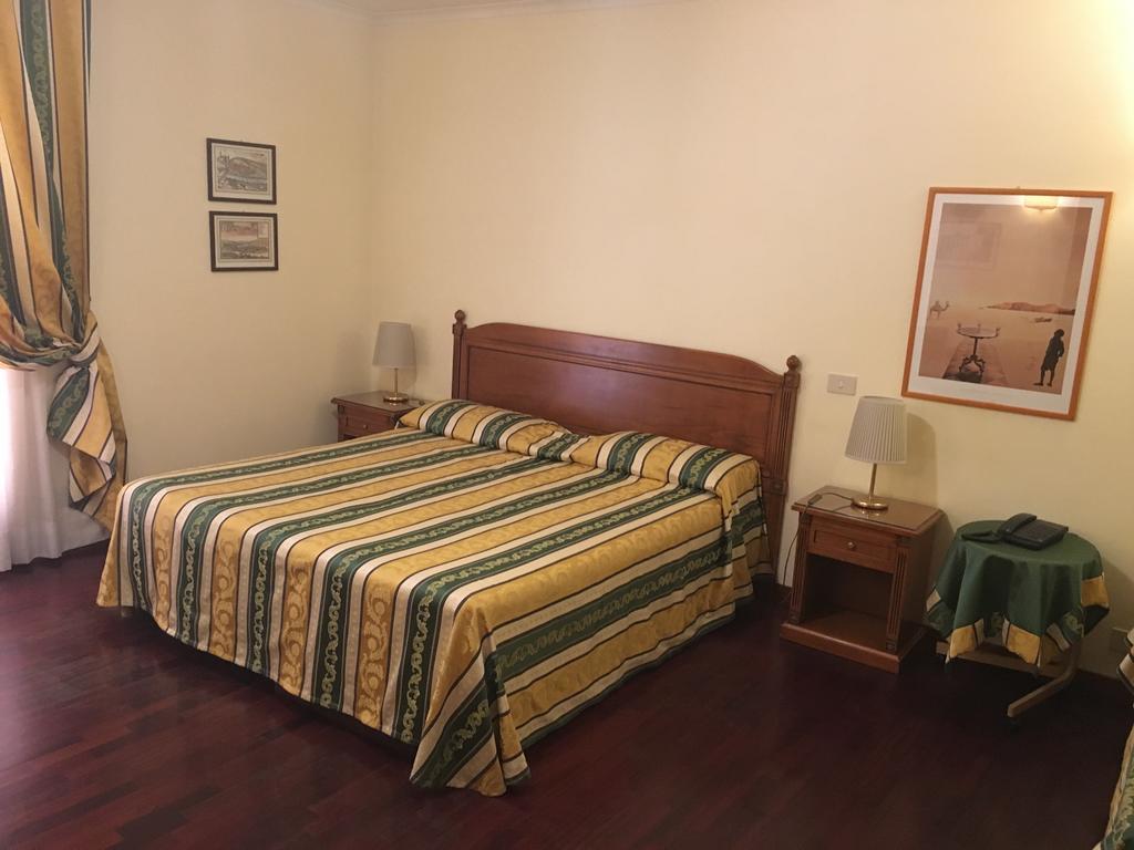 Clarice Hotel Castelnuovo Di Porto Екстер'єр фото